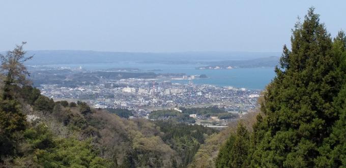 本丸駐車場から見た市街地